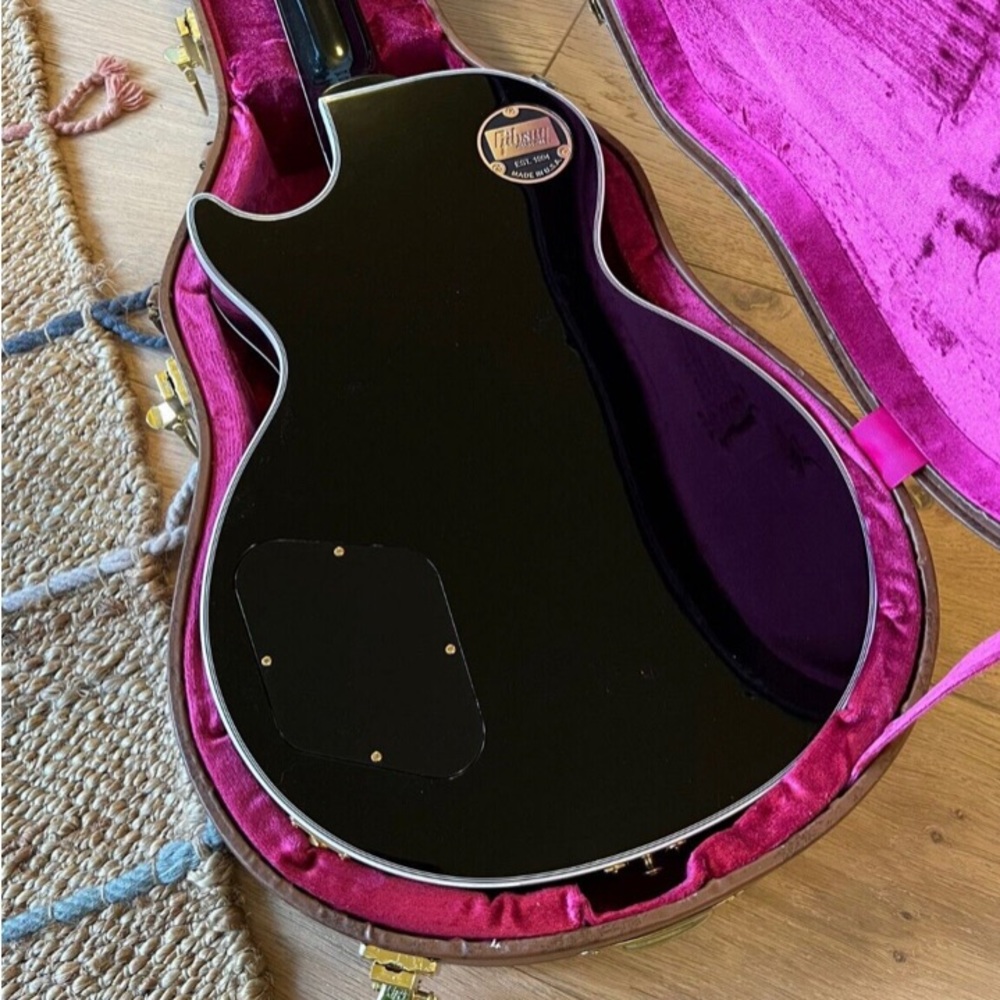 Gibson - Picture 5 of 5